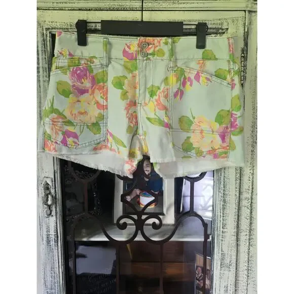 NWT Anthropologie Pilcro Wanderer Low-Rise Shorts - 28 Waist - Picture 8 of 8